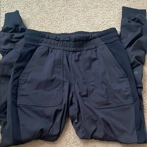 Lululemon dance studio mid rise jogger size 6